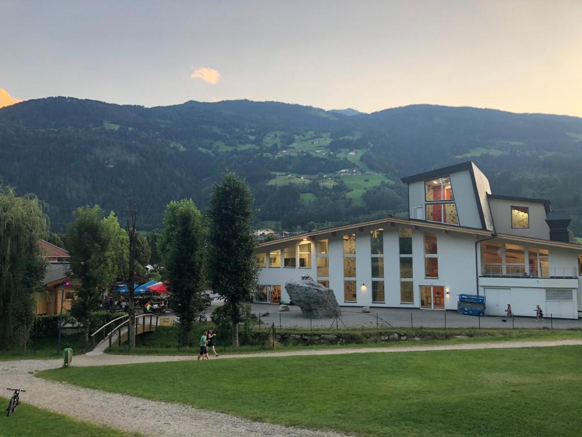 Zillerglueckhuette - 5 Sterne Camping Aufenfeld Aschau Im Zillertal Exterior photo